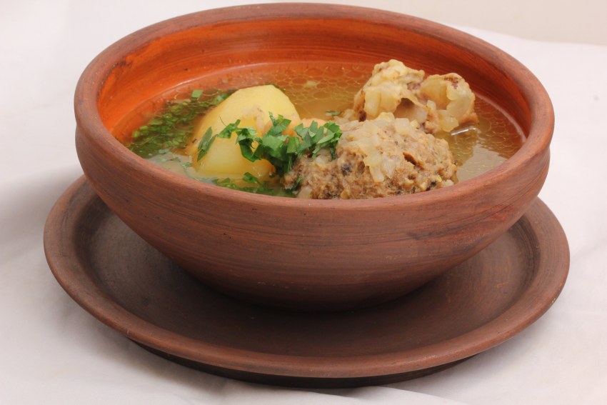 Бозбаш армянский с черносливом и яблоком