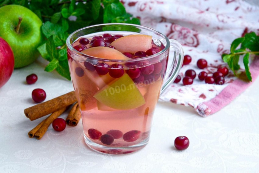 Компот из жимолости с яблоками