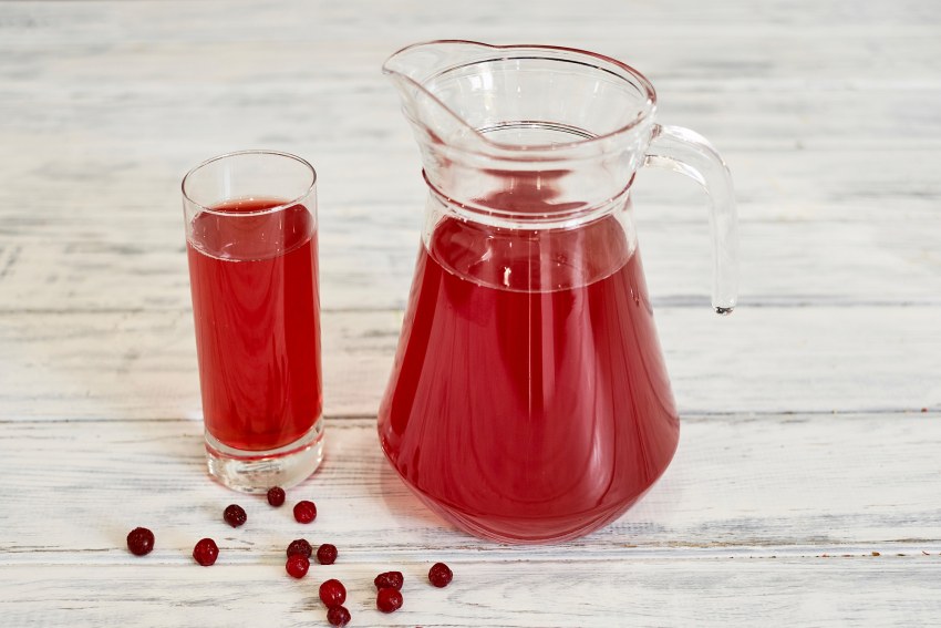Компот из яблок и клюквы