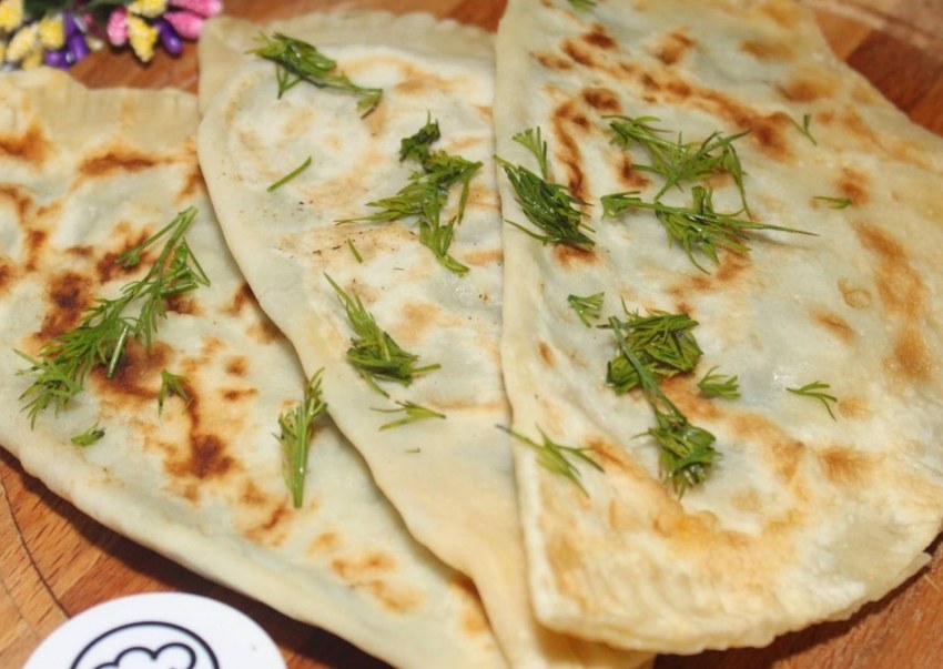Кутаб с сыром и зеленью