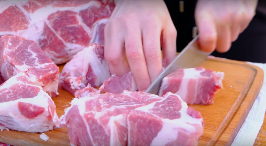 Части мяса свинины для шашлыка