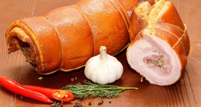 Рулет копченый из свинины