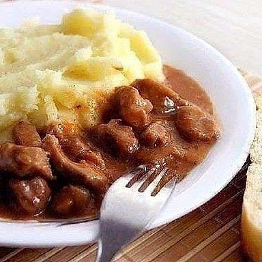 Гуляш с картошкой