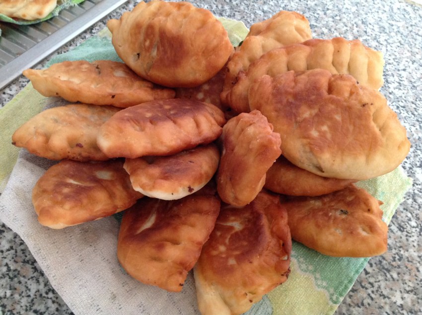 Печеные пирожки с картошкой