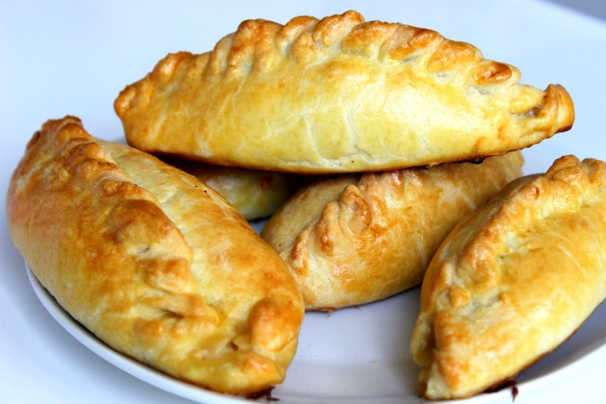 Чебуреки беляши курники