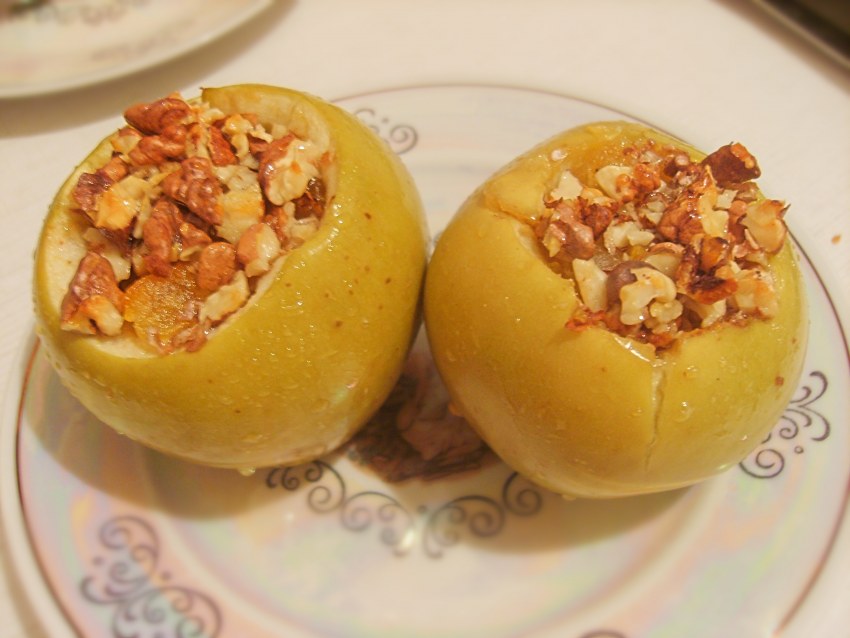 Печеные яблоки с медом