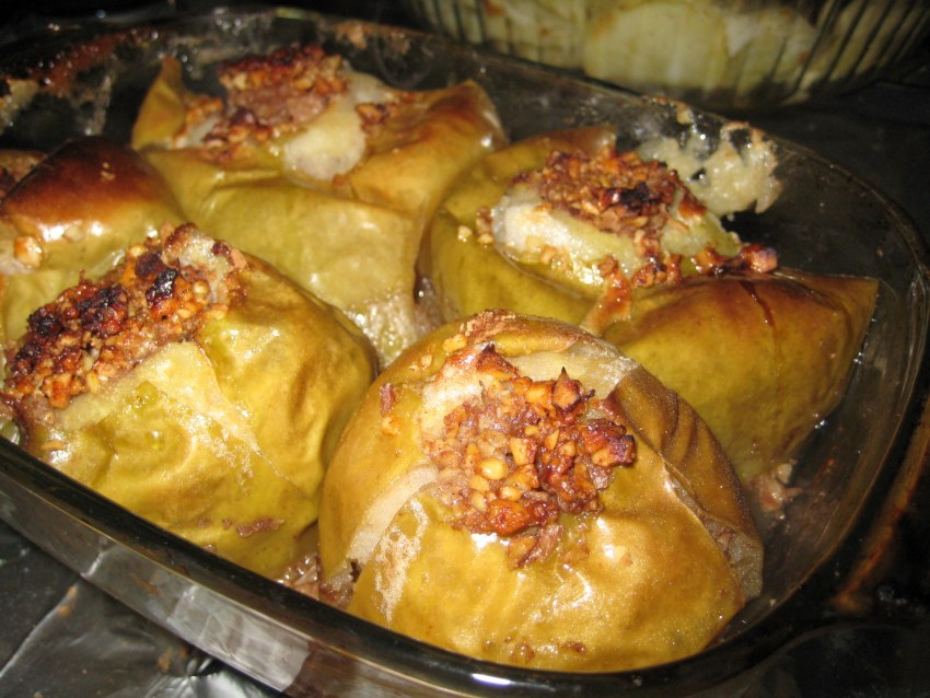 Печёные яблоки в духовке в сахаре