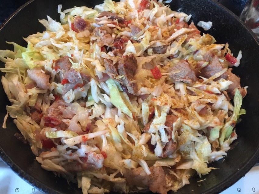 Капуста тушеная со свининой