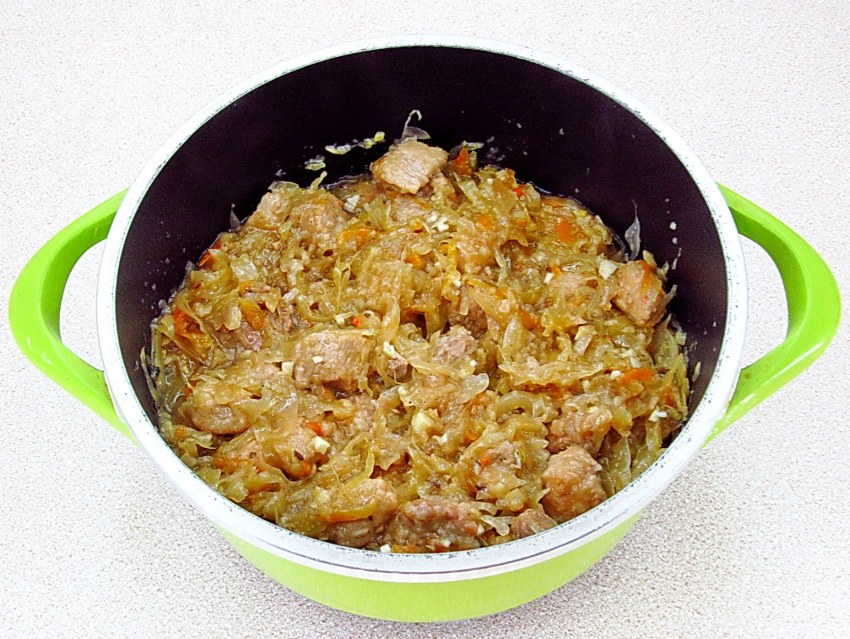 Тушёная капуста с курицей