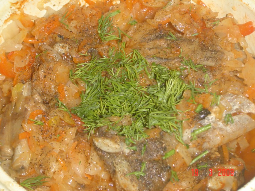 Тушеная капуста со свиными ребрышками
