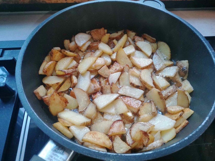 Картошка в казане с луком