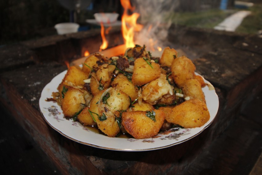 Жареная картошка с грудинкой