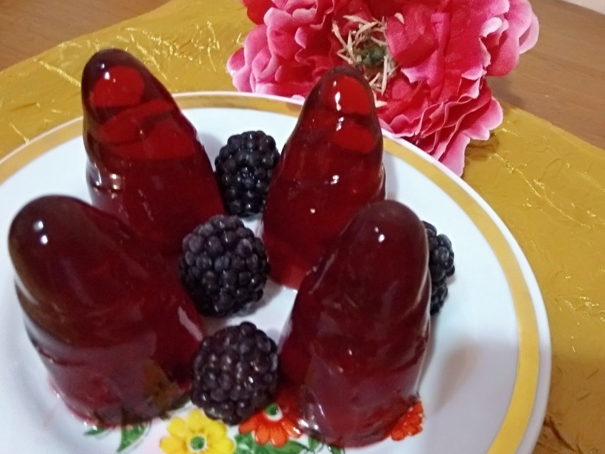 Желе из ежевики с желатином