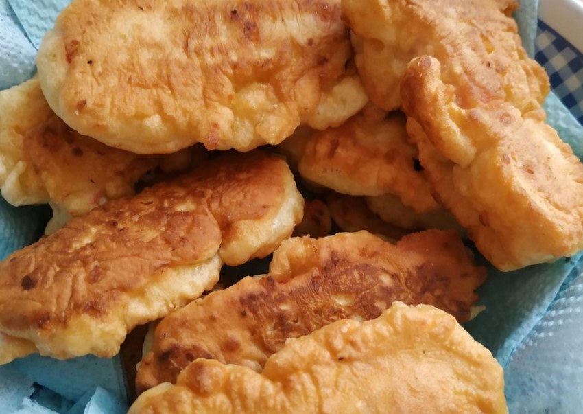 Крабовые палочки фаршированные сыром в кляре