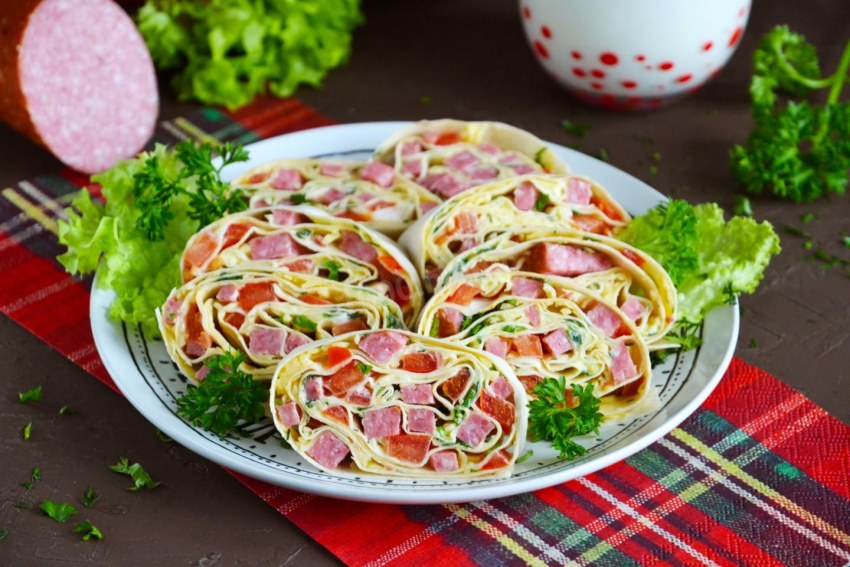 Лаваш с колбасой и сыром