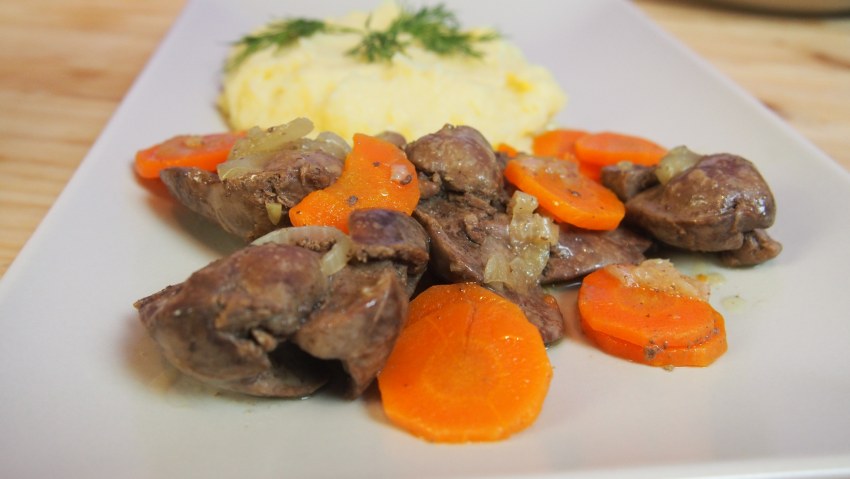 Печень запеченная с яблоками