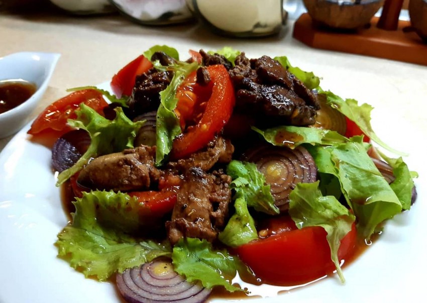 Теплый салат с куриной печенью от Юлии Высоцкой