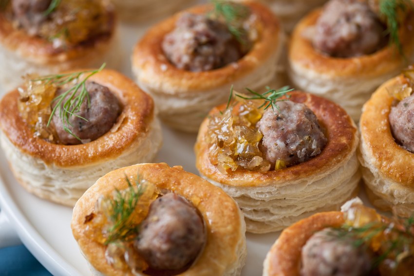 Волованы с курицей и грибами