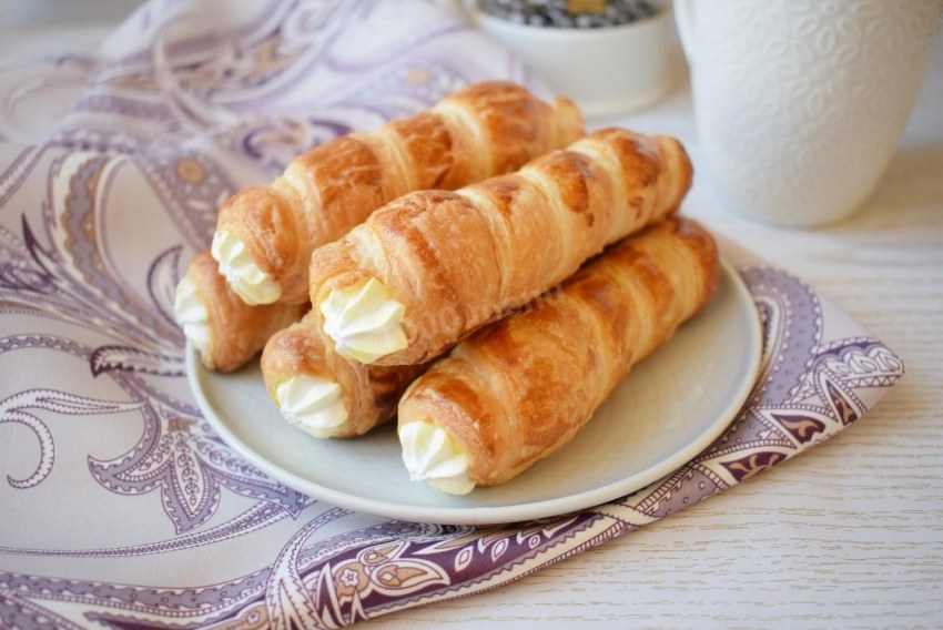 Слоёные трубочки с белковым