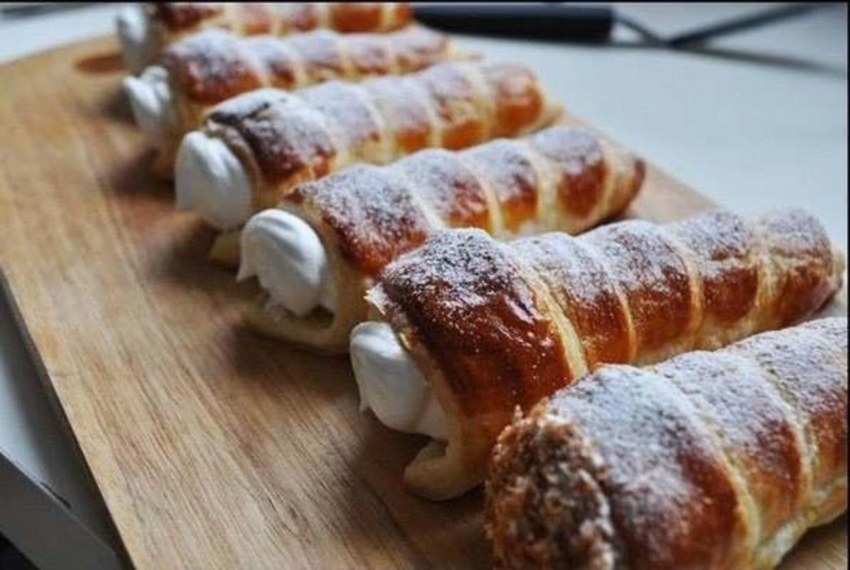 Пирожное трубочка с белковым кремом