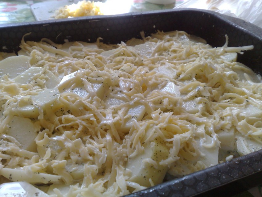 Картошка по-французски в духовке со сливками