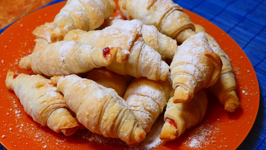 Рогалики с джемом