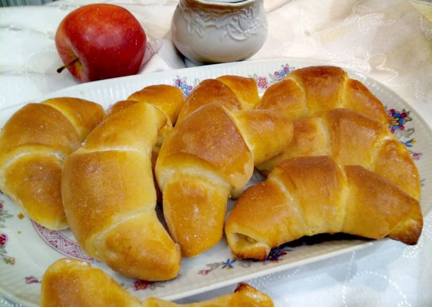 Рогалики с корицей и сахаром