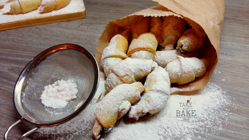 Рогалики с солью бантик