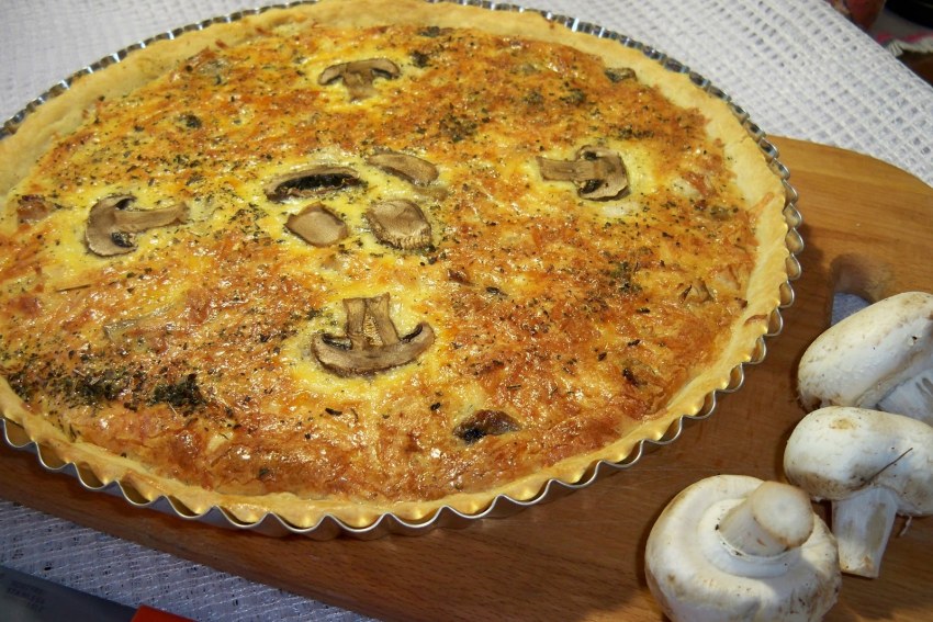 Пирог с курицей и сыром