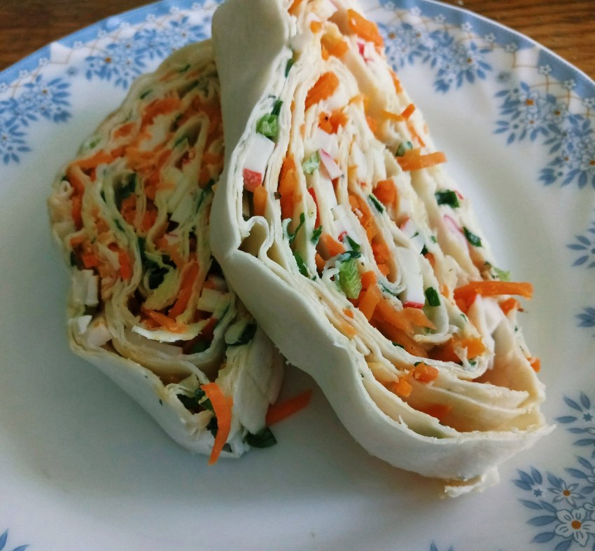 Как приготовить закуску из лаваша с корейской морковью