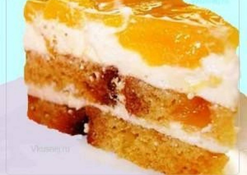 Бисквитный торт с персиком и вишней