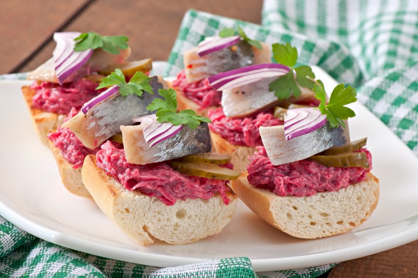 Бутерброды с селедкой