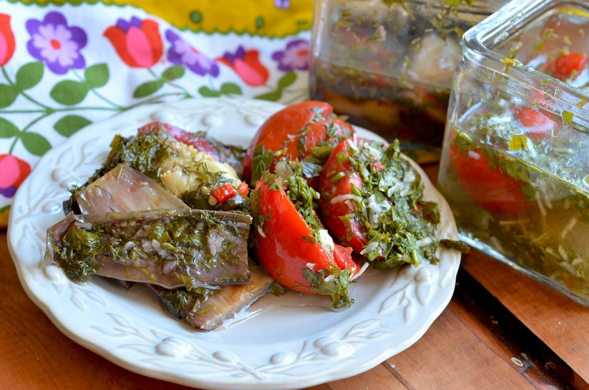 Баклажаны маринованные лапти