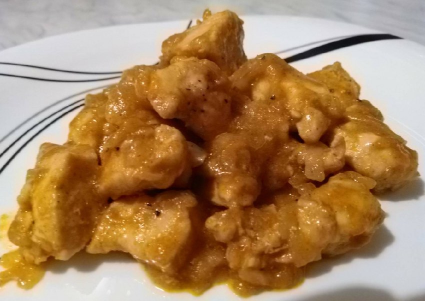 Гуляш из куриной грудки с творогом