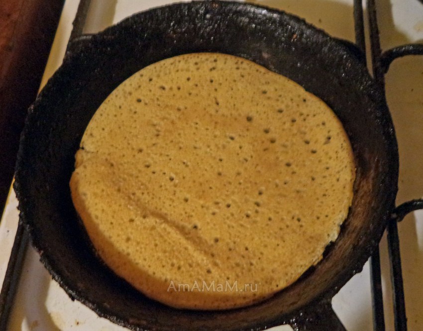 Блины на кислом молоке с дырочками