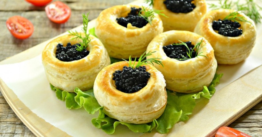 Красная икра с моцареллой