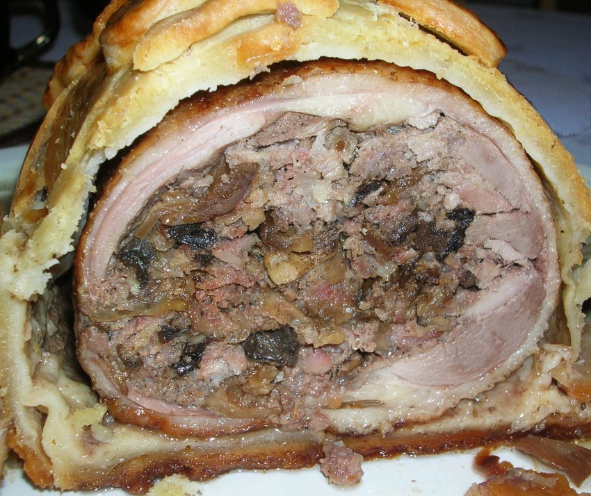 Мясо запеченное в тесте