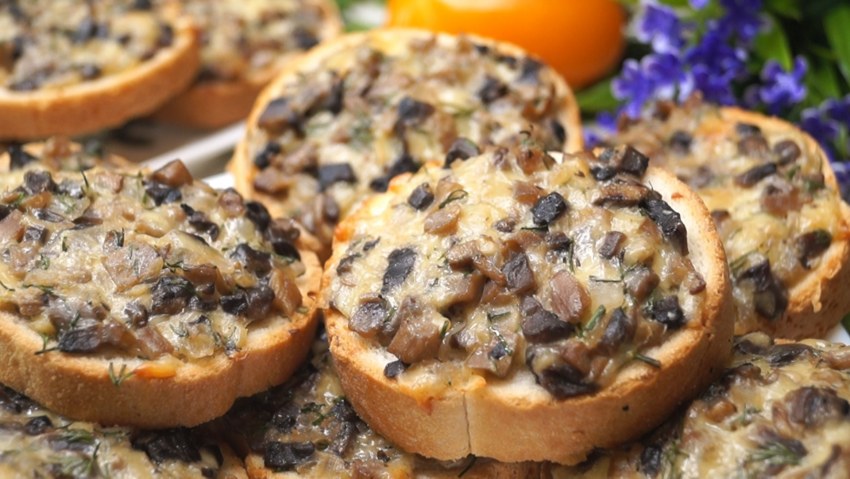 Плюшки с ореховой начинкой