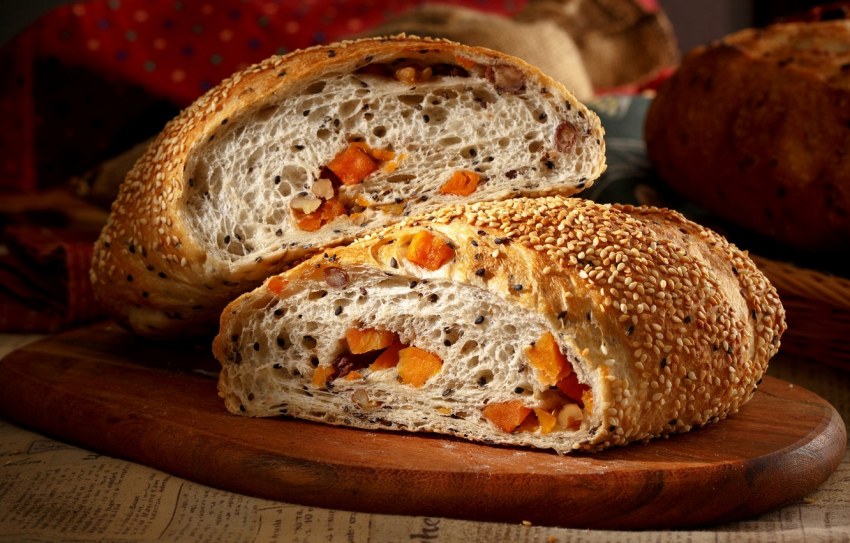 Хлеб с курагой