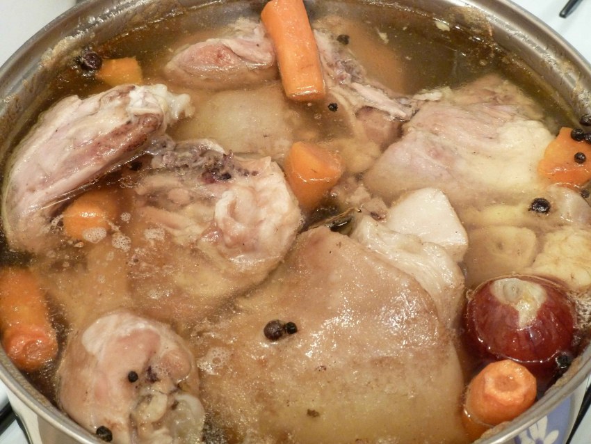 Мясной рулет из свиной шеи