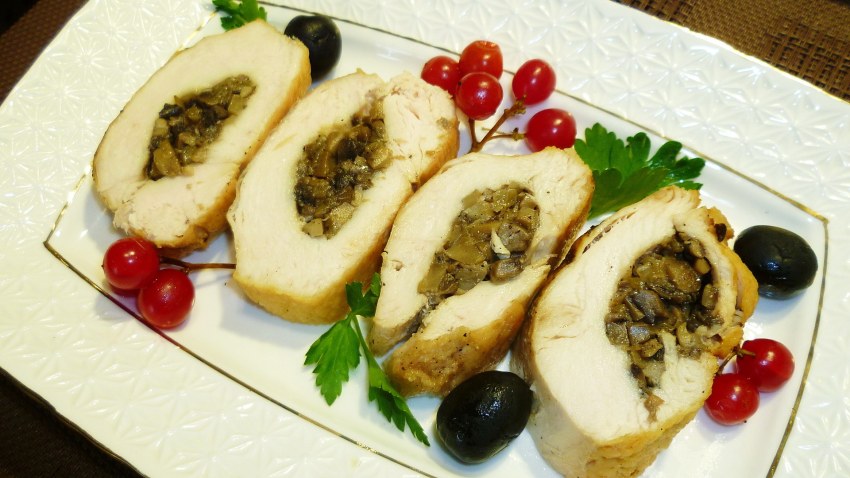 Куриное филе фаршированное черносливом