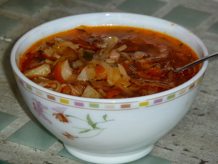 Солянка с сосисками ккал