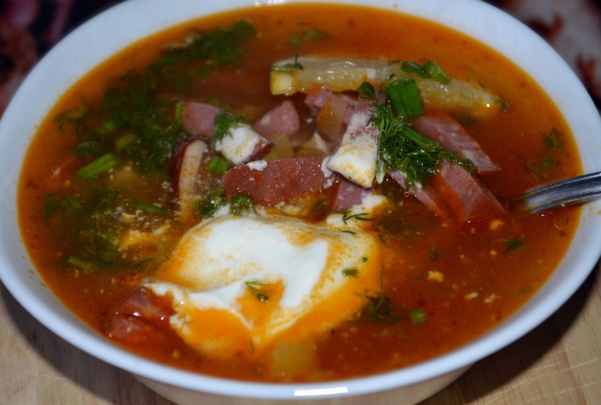 Солянка сборная мясная с картошкой и колбасой