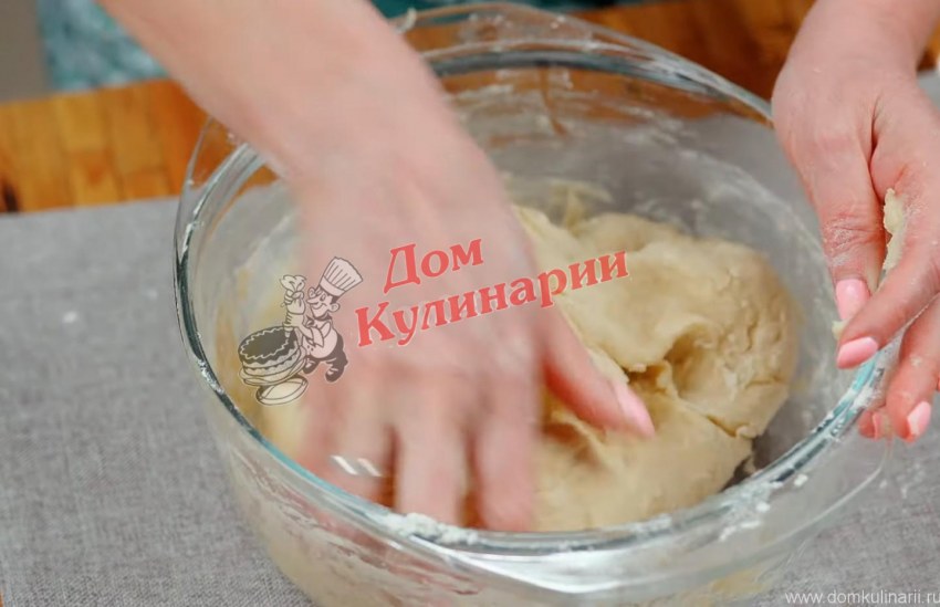 Синнабоны с корицей и ванильно-сливочным соусом