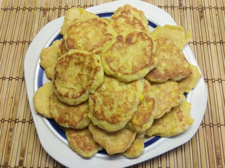 Закусочные оладьи с кукурузой