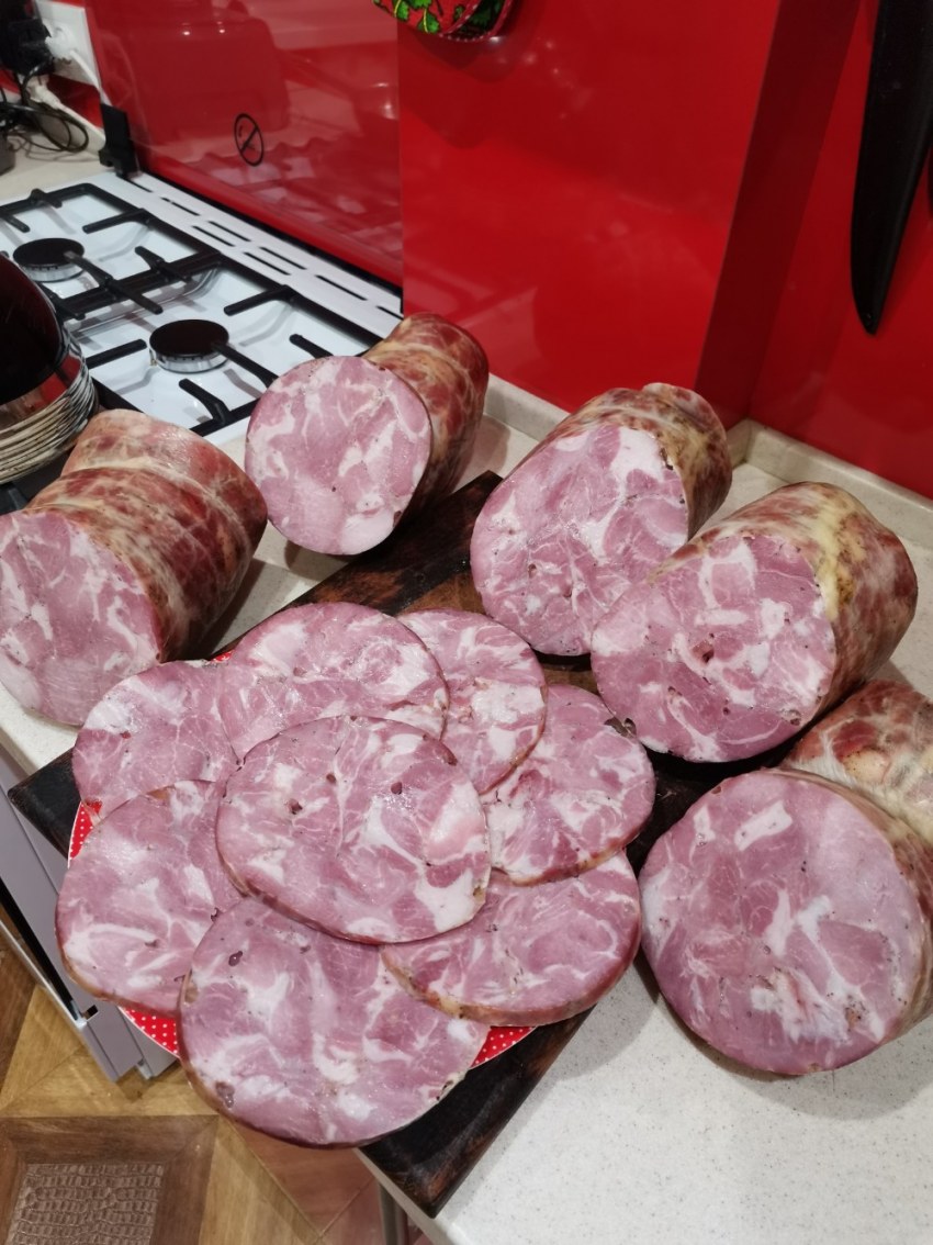 Колбаса из говядины в бутылке