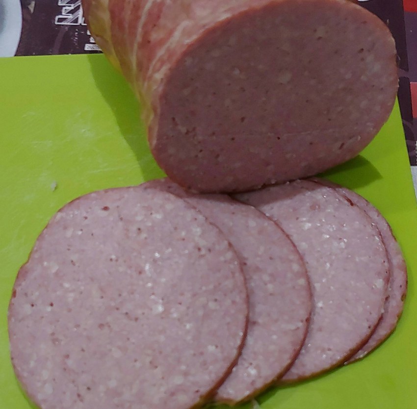 Домашняя колбаса из свиной рульки