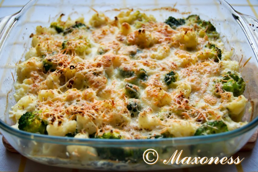 Картофельный гратен с курицей и брокколи