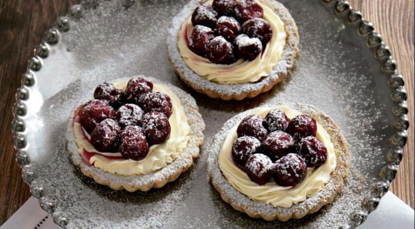 Корзиночки с вареньем и кремом