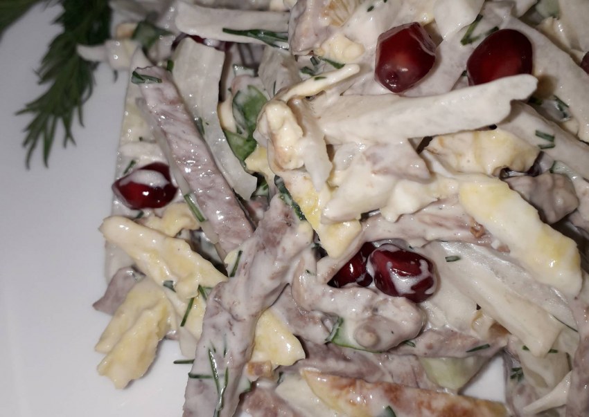 Салат с редькой и мясом